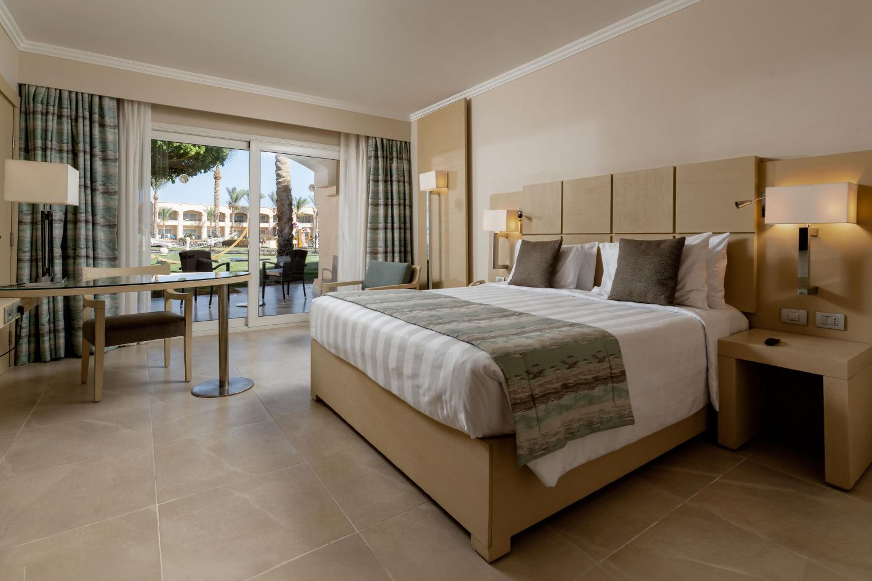 Deluxe Garden View Room