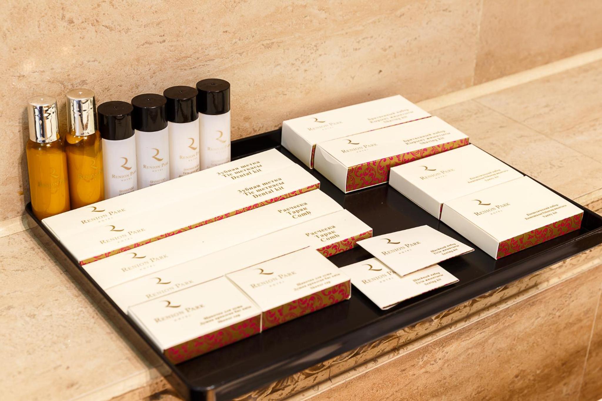 One-Bedroom Apartment With Double Bed And Living Room