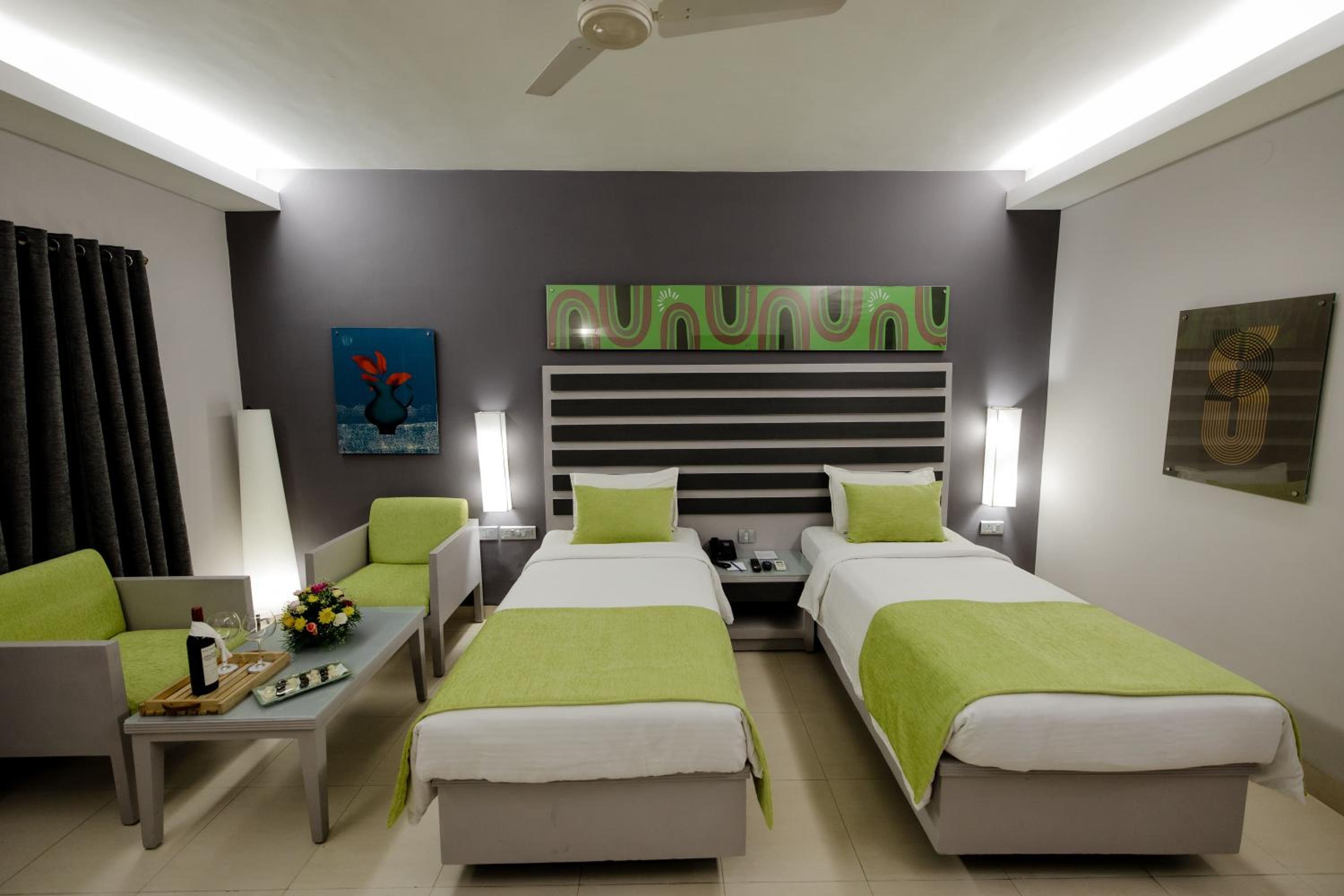 Deluxe Garden View room with Balcony