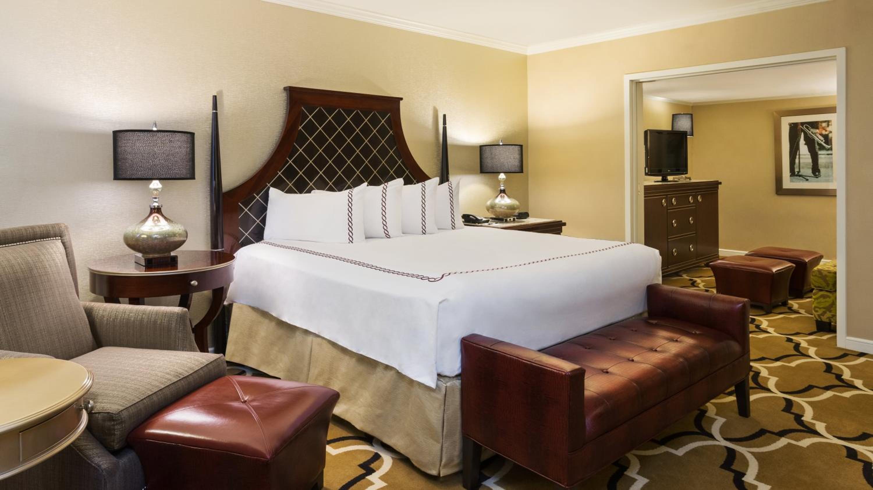 One-Bedroom Suite with Balcony