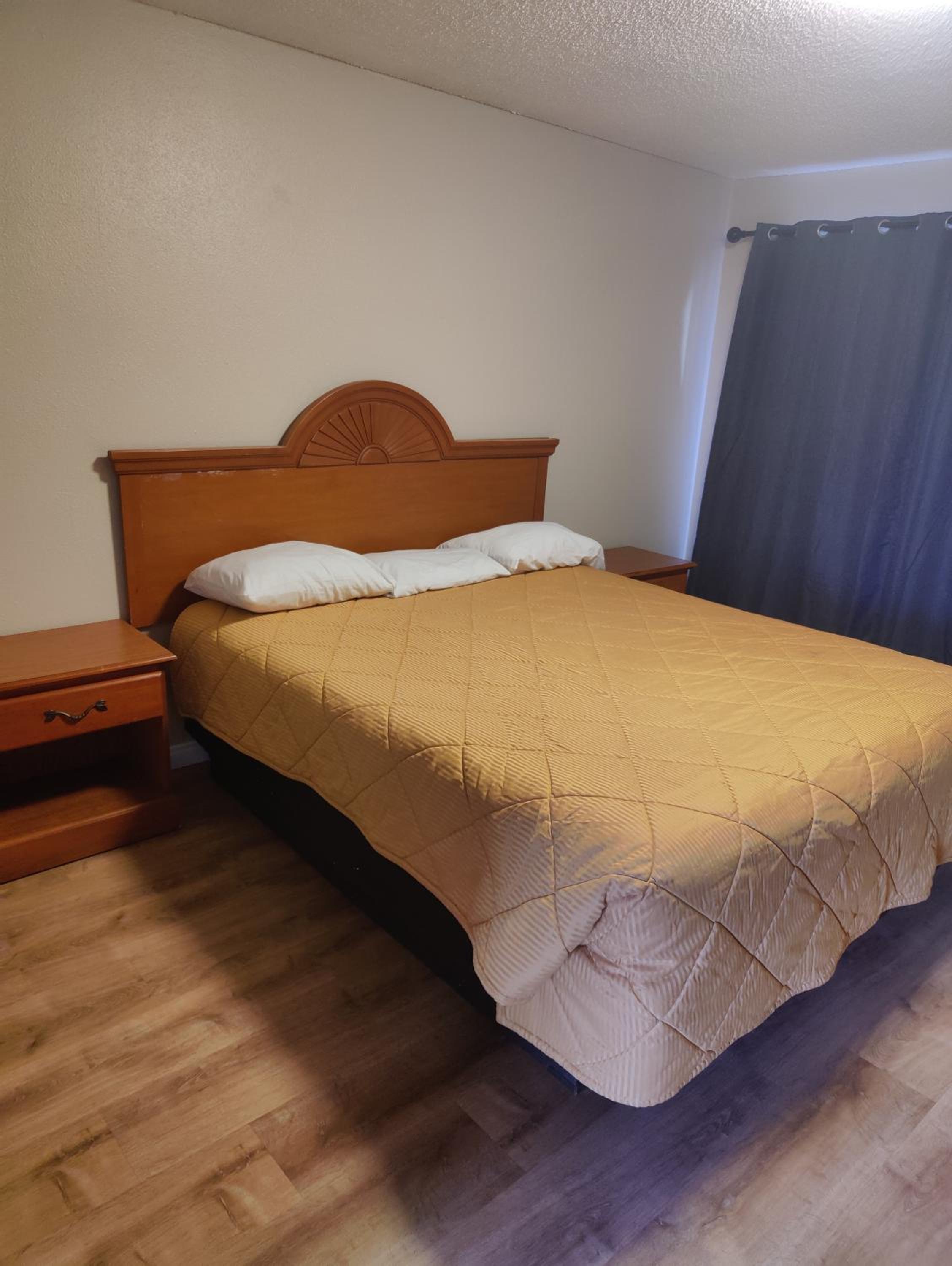 King Room With Balcony