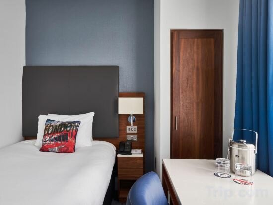 Classic Single Room