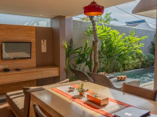 Family Room, 2 Bedrooms, Private Pool