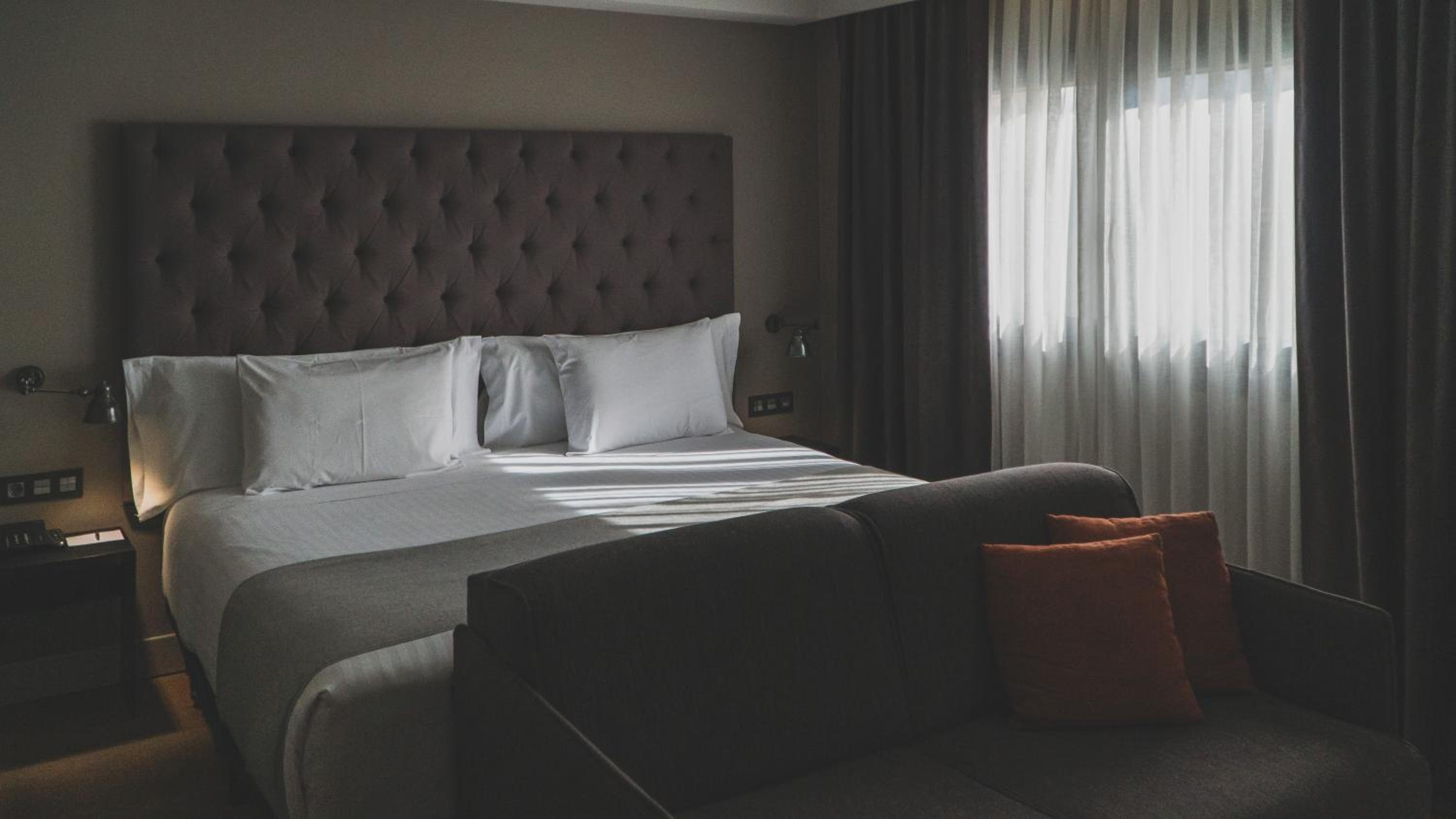 Family Room (2 Adults + 2 Children)