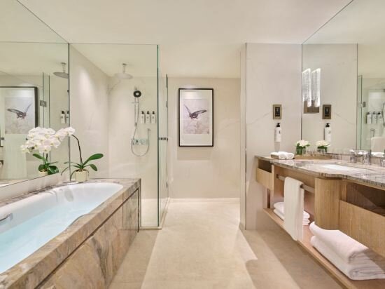 Deluxe Room King With Balcony