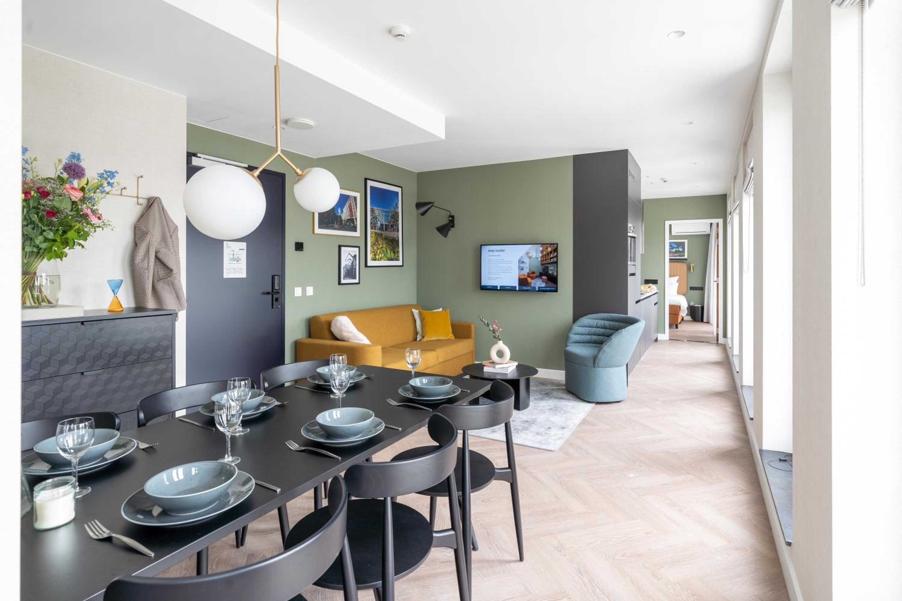 XL 2 Bedroom Apartment with Terrace and Sofa Bed