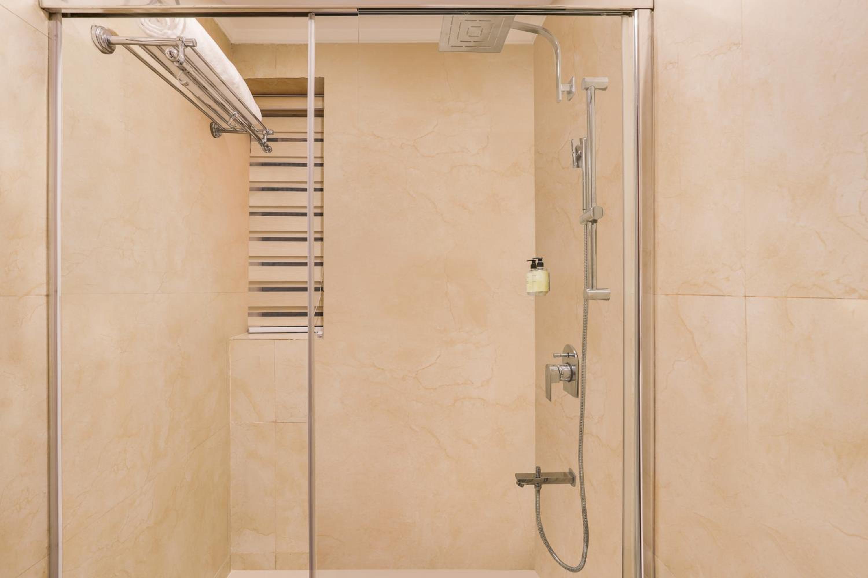 Standard King Room (30% Off on Laundry service for upto 8 clothing item,Complimentary Welcome Drink on arrival and 15% off on 1 session of 60 mins Massage)