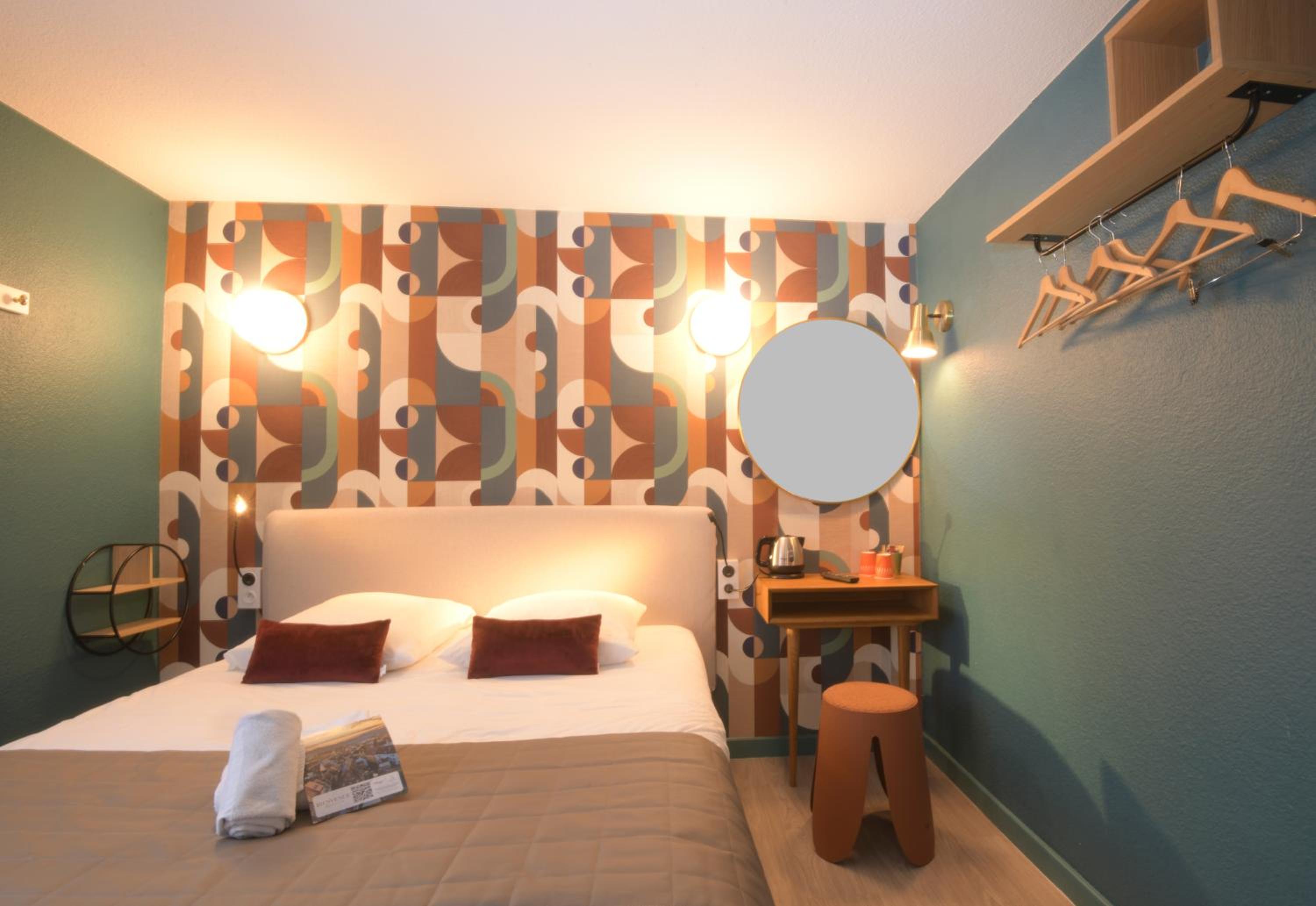 Chambre Lit Queen-Size Elegance