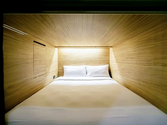 Bed In Family Room Shared Bathroom