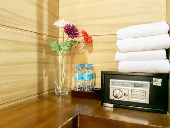 Bed In Family Room Shared Bathroom