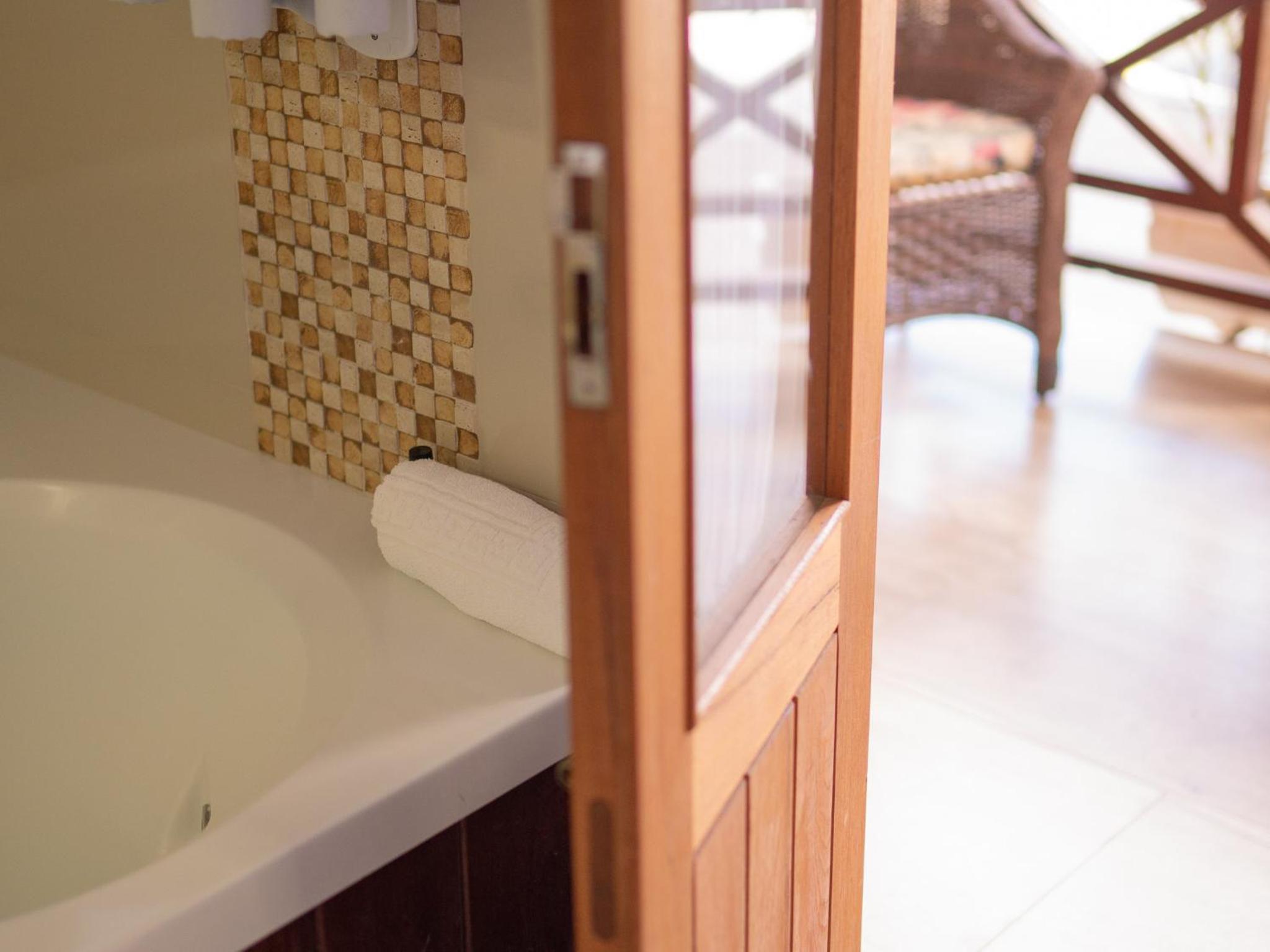 Exclusive Suite with Jacuzzi and View.