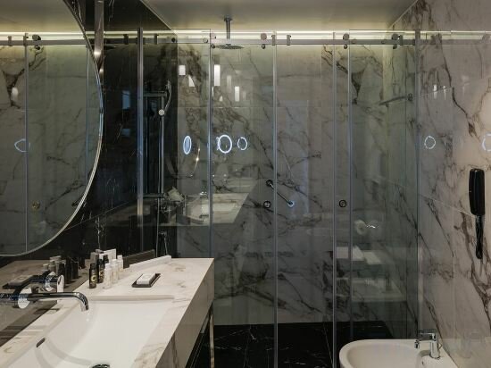 Premium Triple Room With Side Sea View