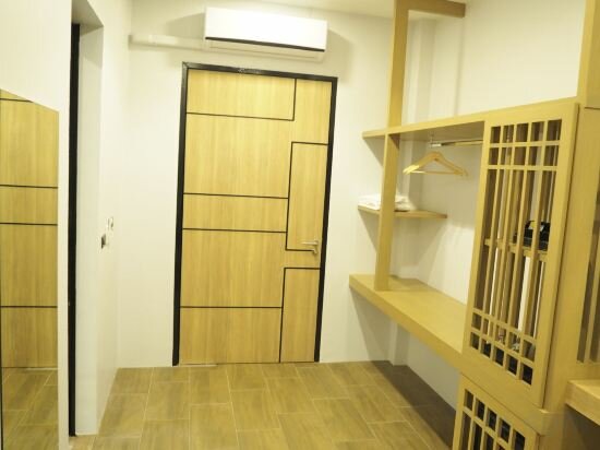 Deluxe Room with Pool Access