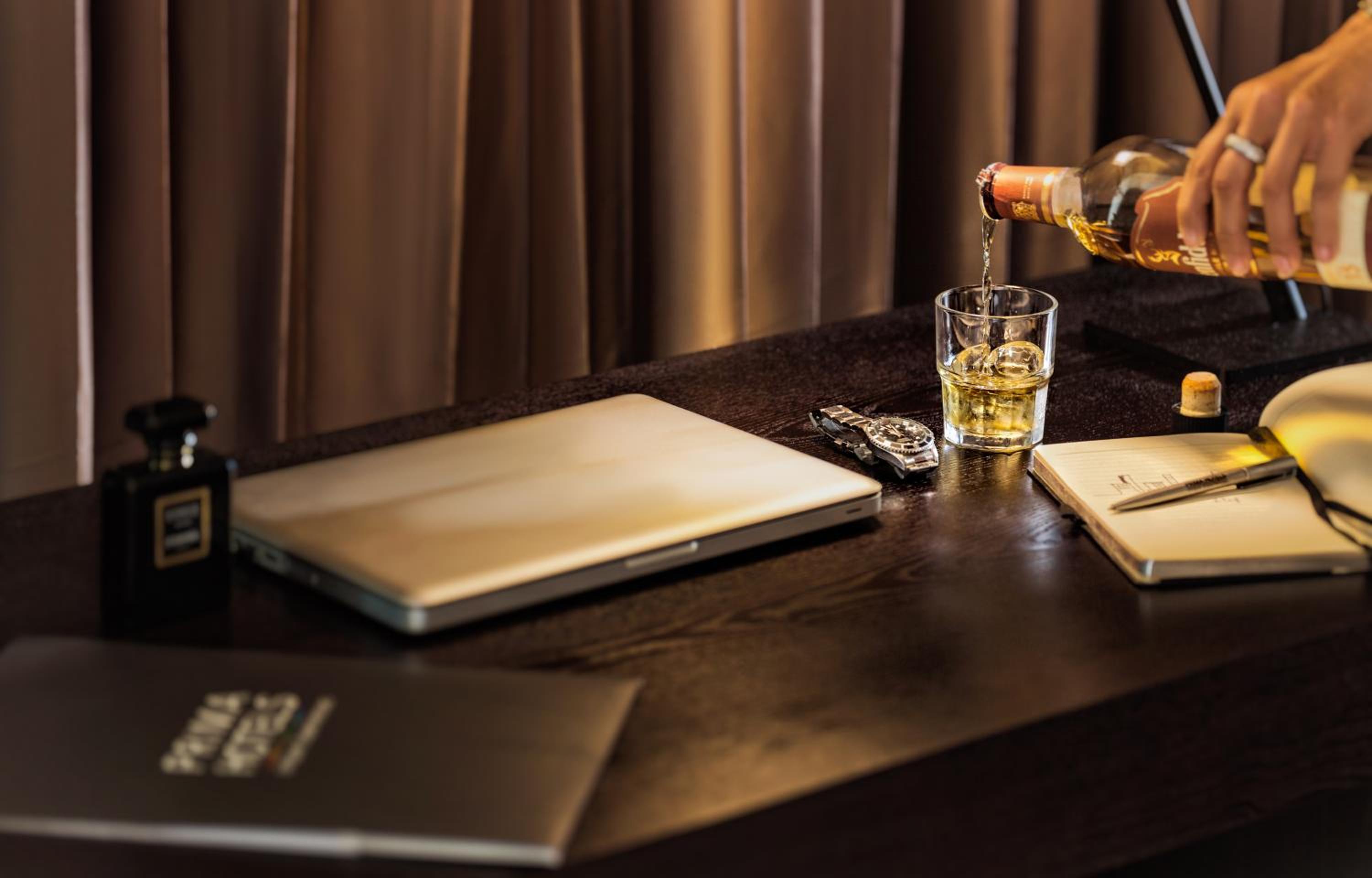 Deluxe Double Room, Business Lounge Access