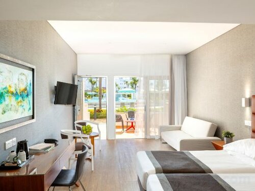 Garden Suite Pool Front в Faros