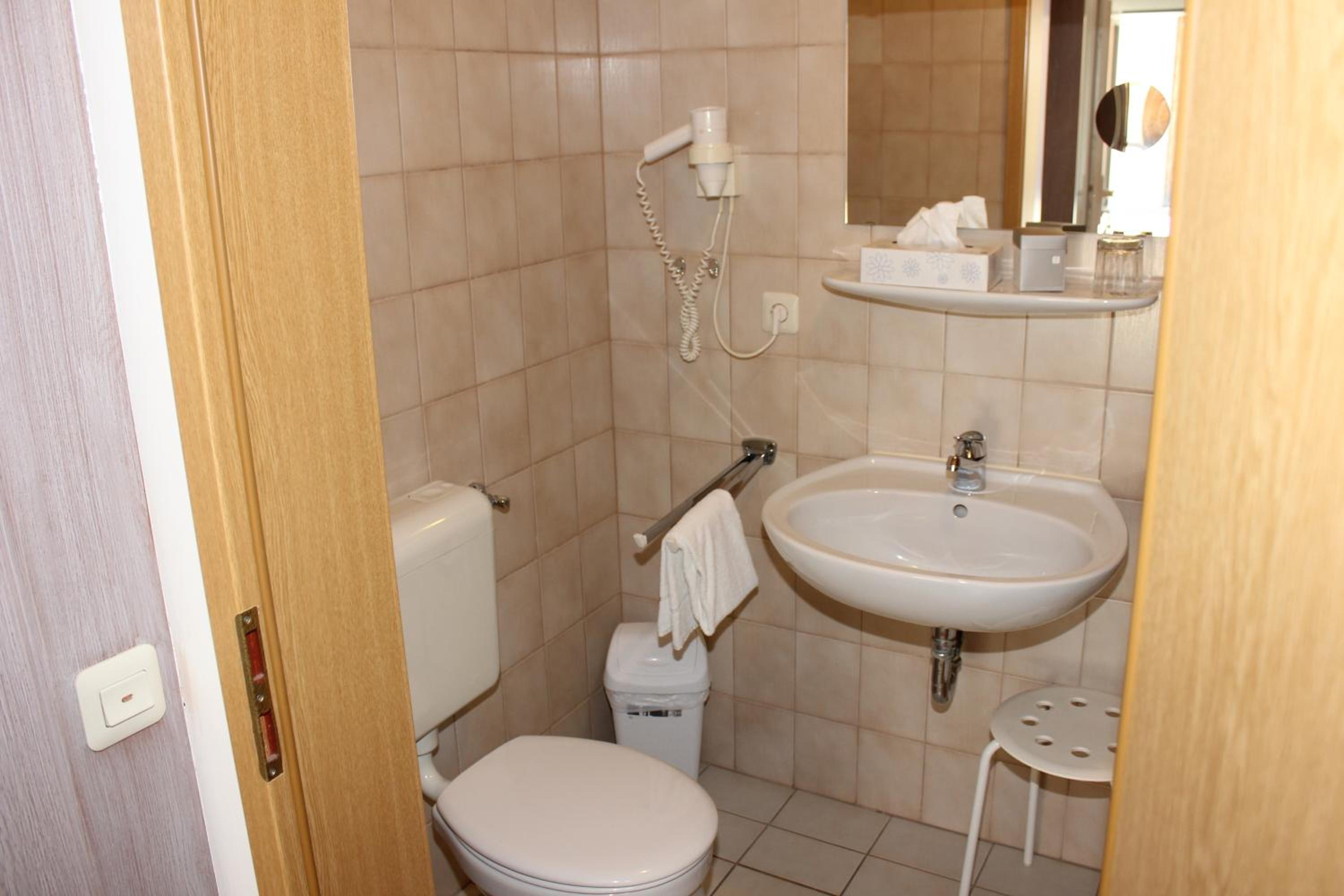 Standard Single Room