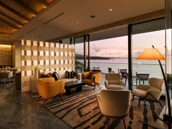 Premier Club Ocean Front King With Lounge Access