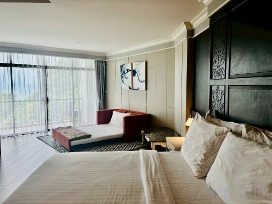 Deluxe Family Sea View Room