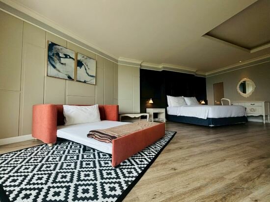 Deluxe Family Sea View Room