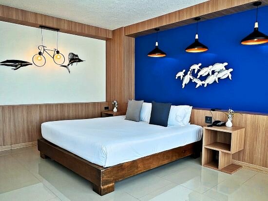 Junior Suite -Free Airport Shuttle