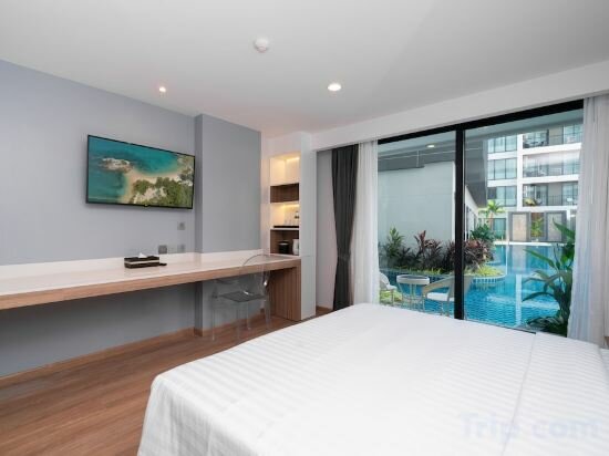 Superior Room With Pool Access