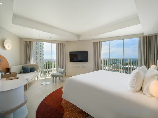 Deluxe Ocean View King