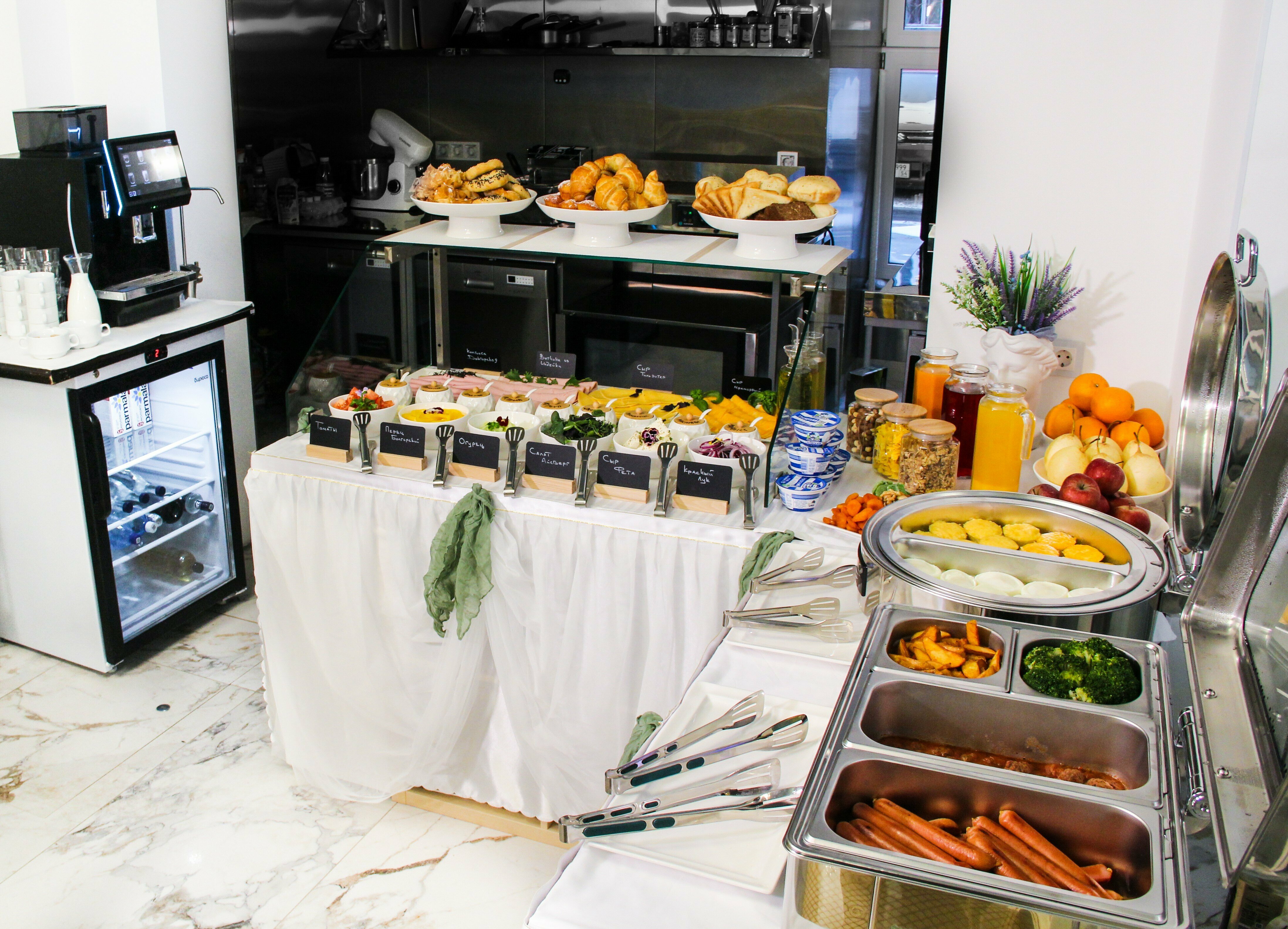 Номер в традиционном греческом стиле