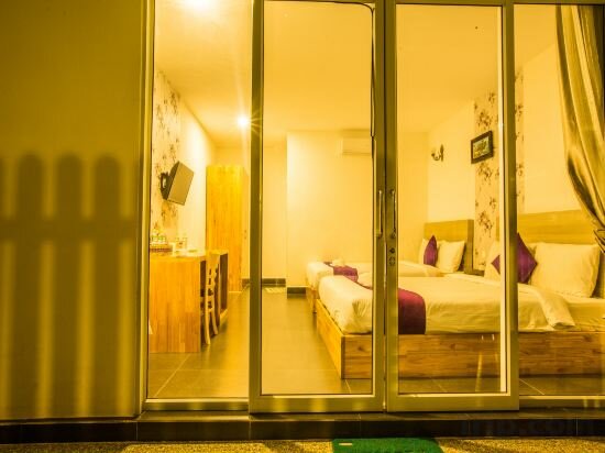 Twin Bungalow With Garden View