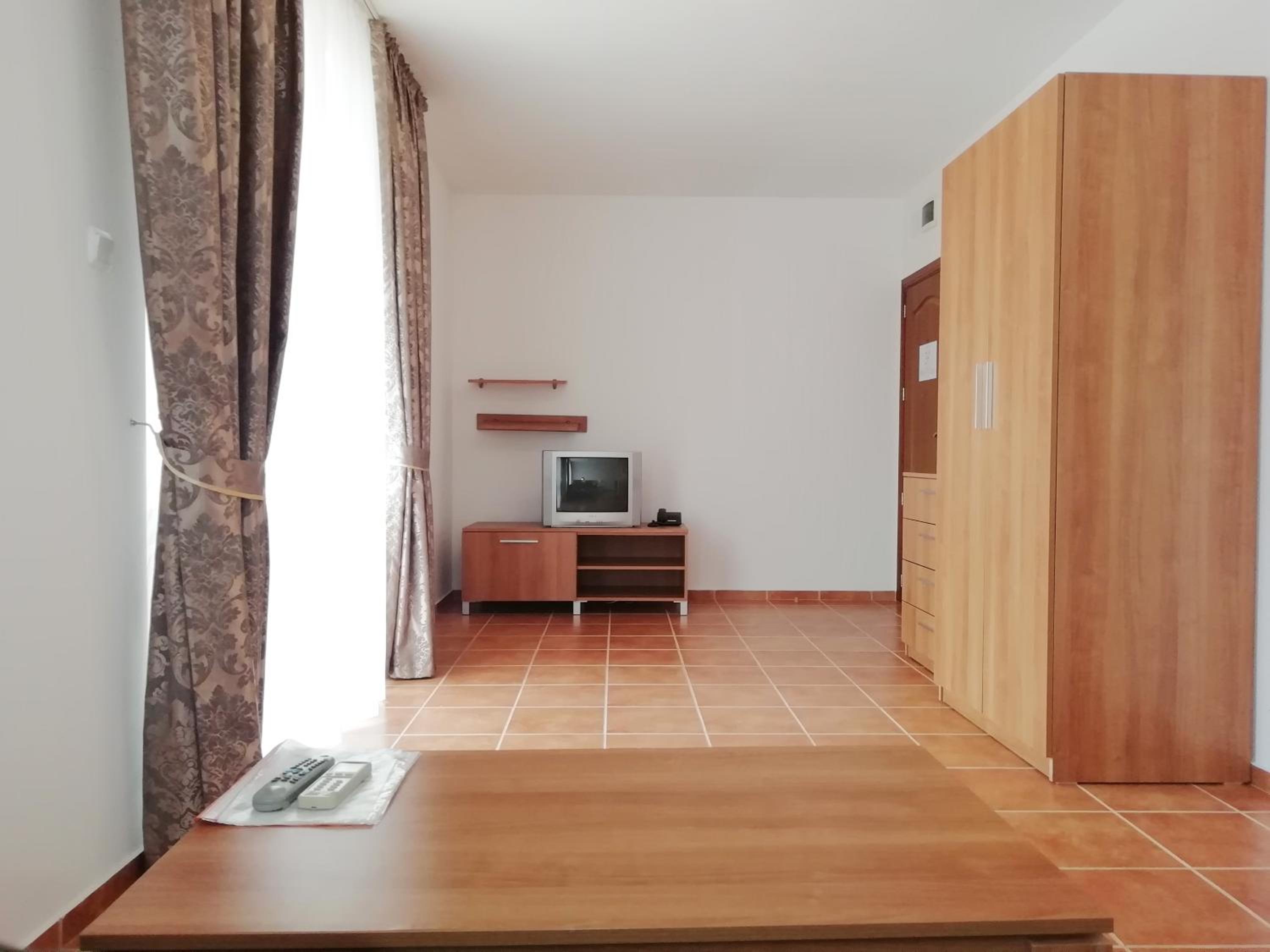 Studio with Balcony (2 Adults)