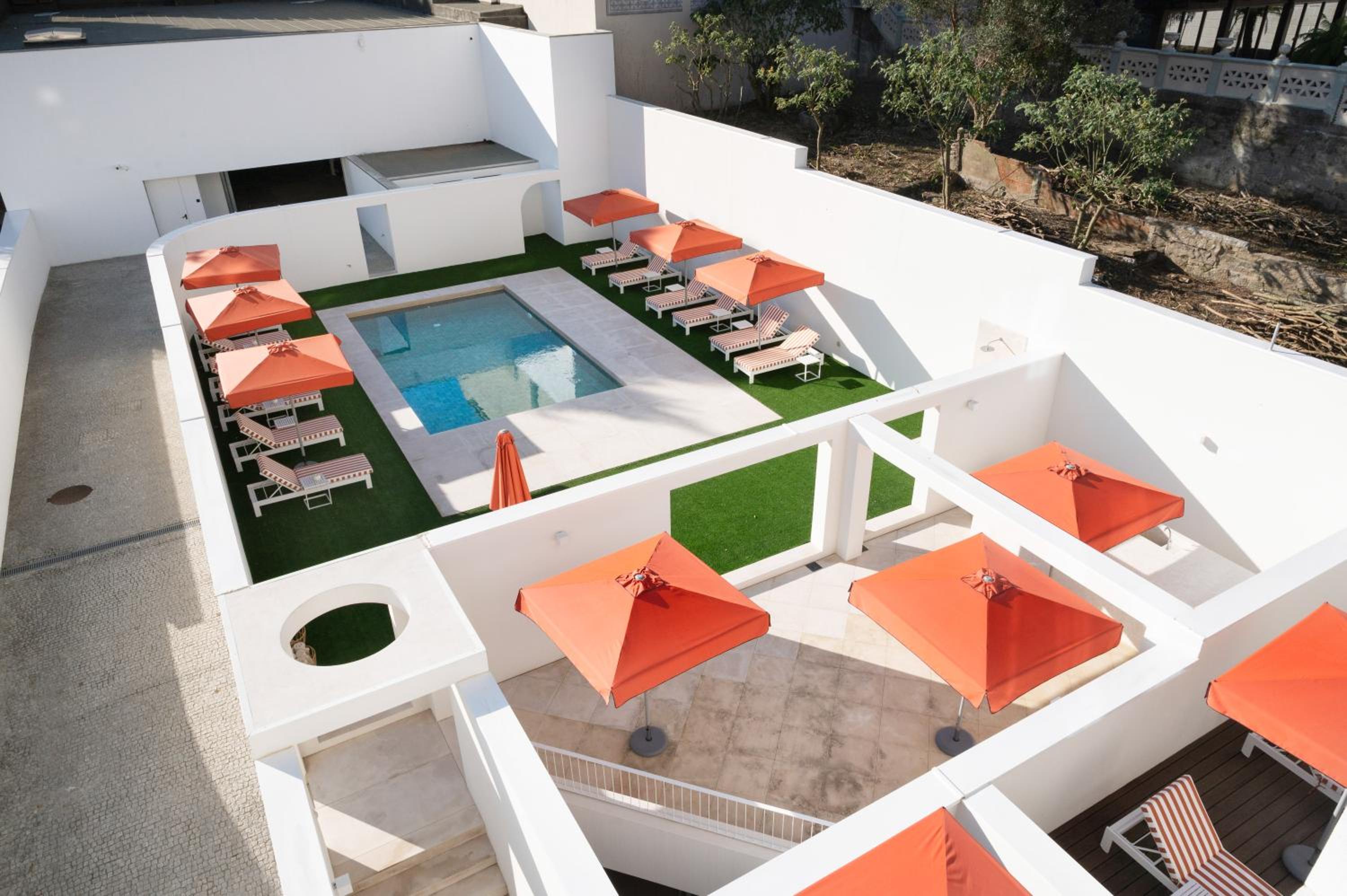 Standard Apartment with Balcony and Pool View