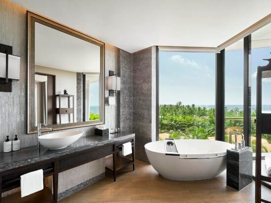 Classic King Room With Ocean View