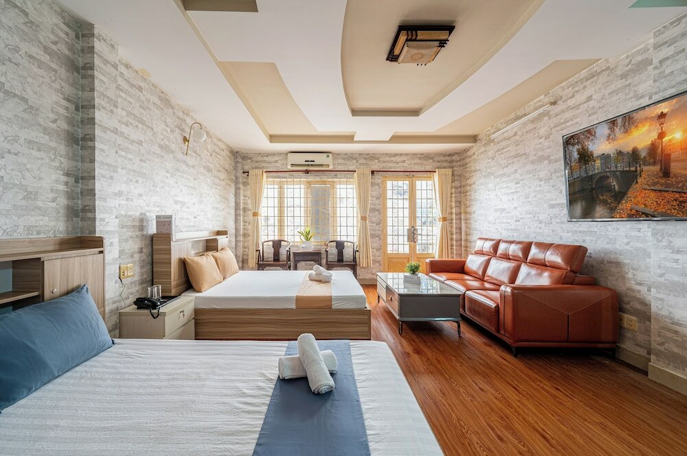 Family Triple Room, City View