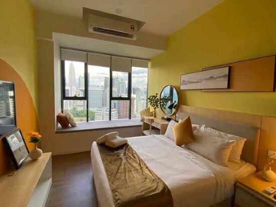 Designer Queen Studio