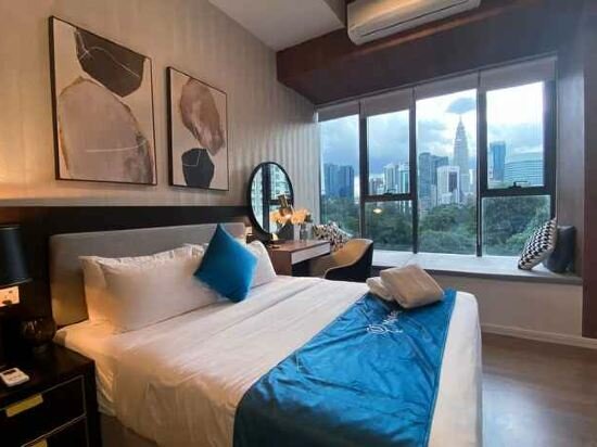 Designer Queen Studio