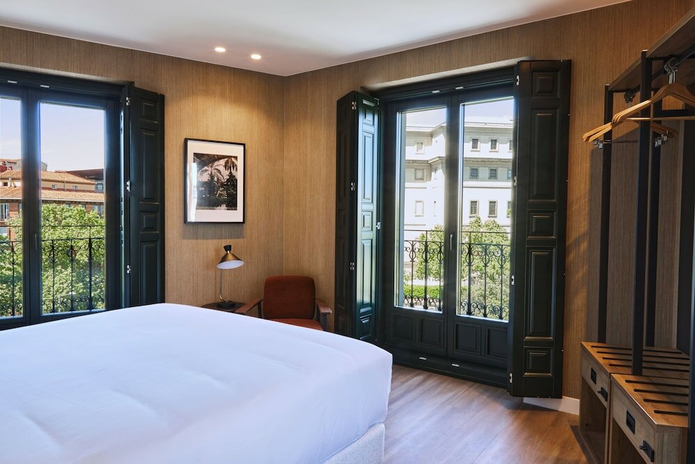 Superior Double Room, City View