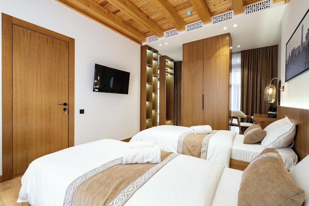 Triple Room, City View