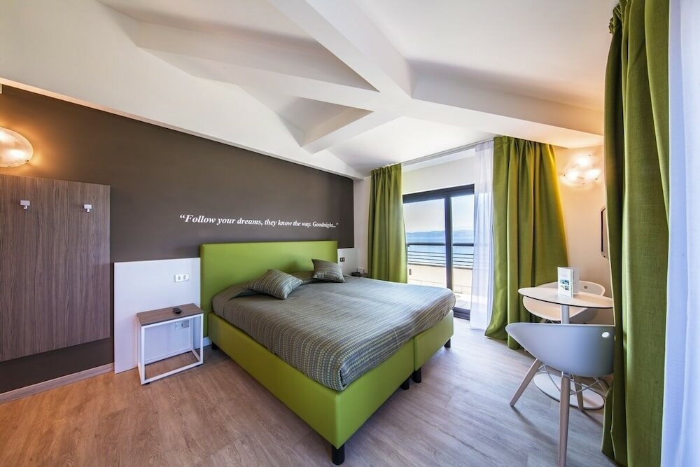 Superior Double Room, Balcony, Lake View