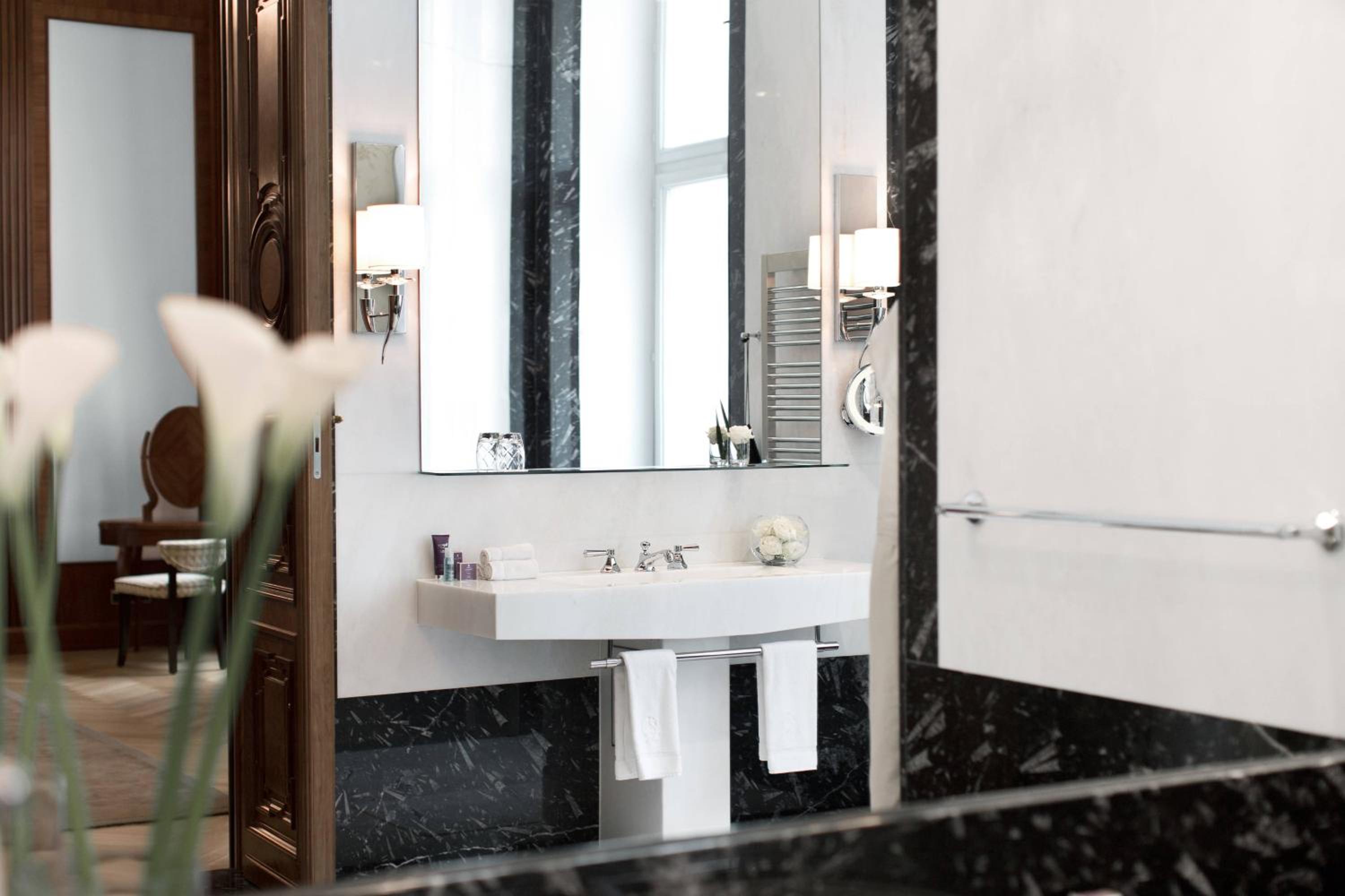 Presidential Suite with City View and Club Lounge Access