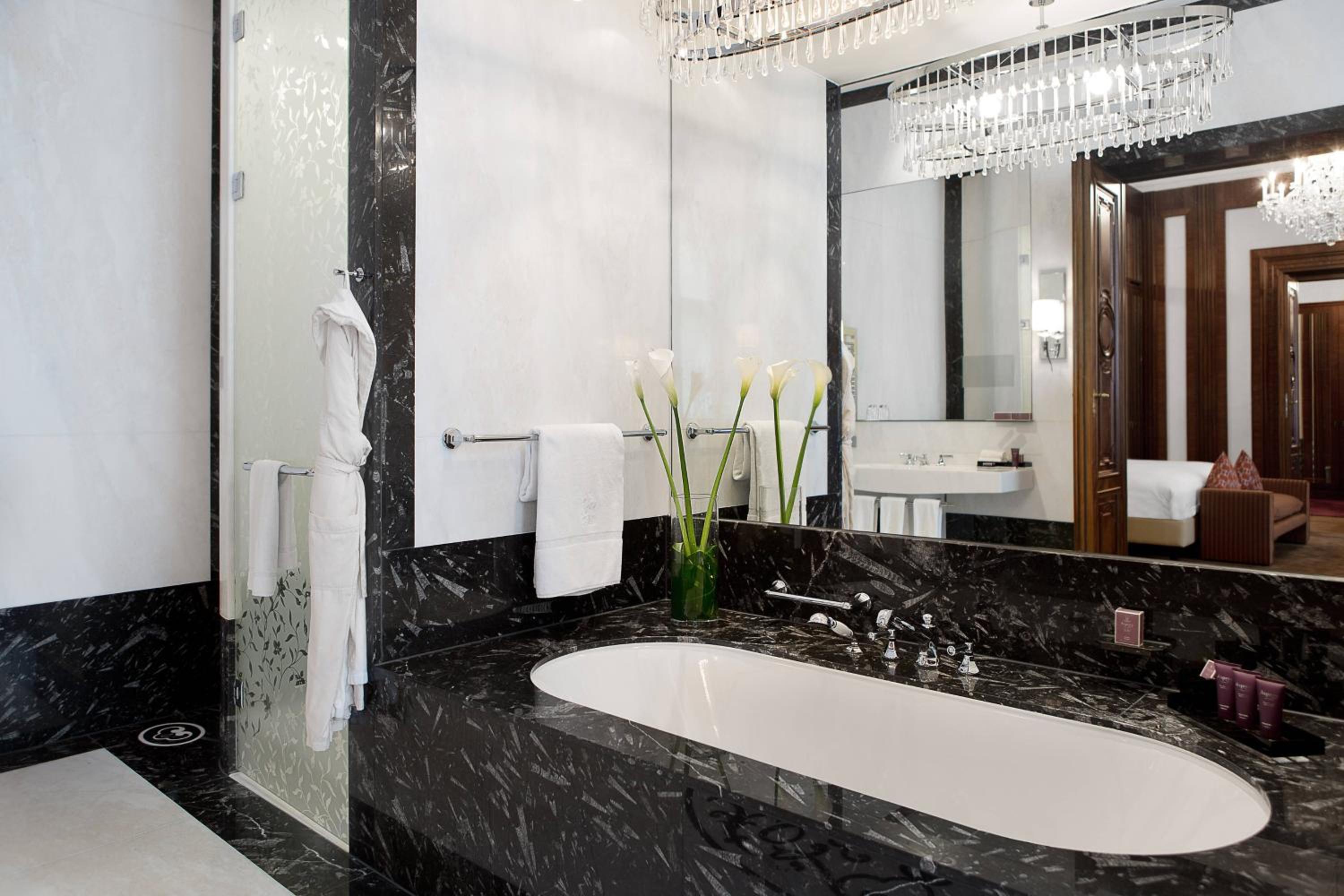 Presidential Suite with City View and Club Lounge Access