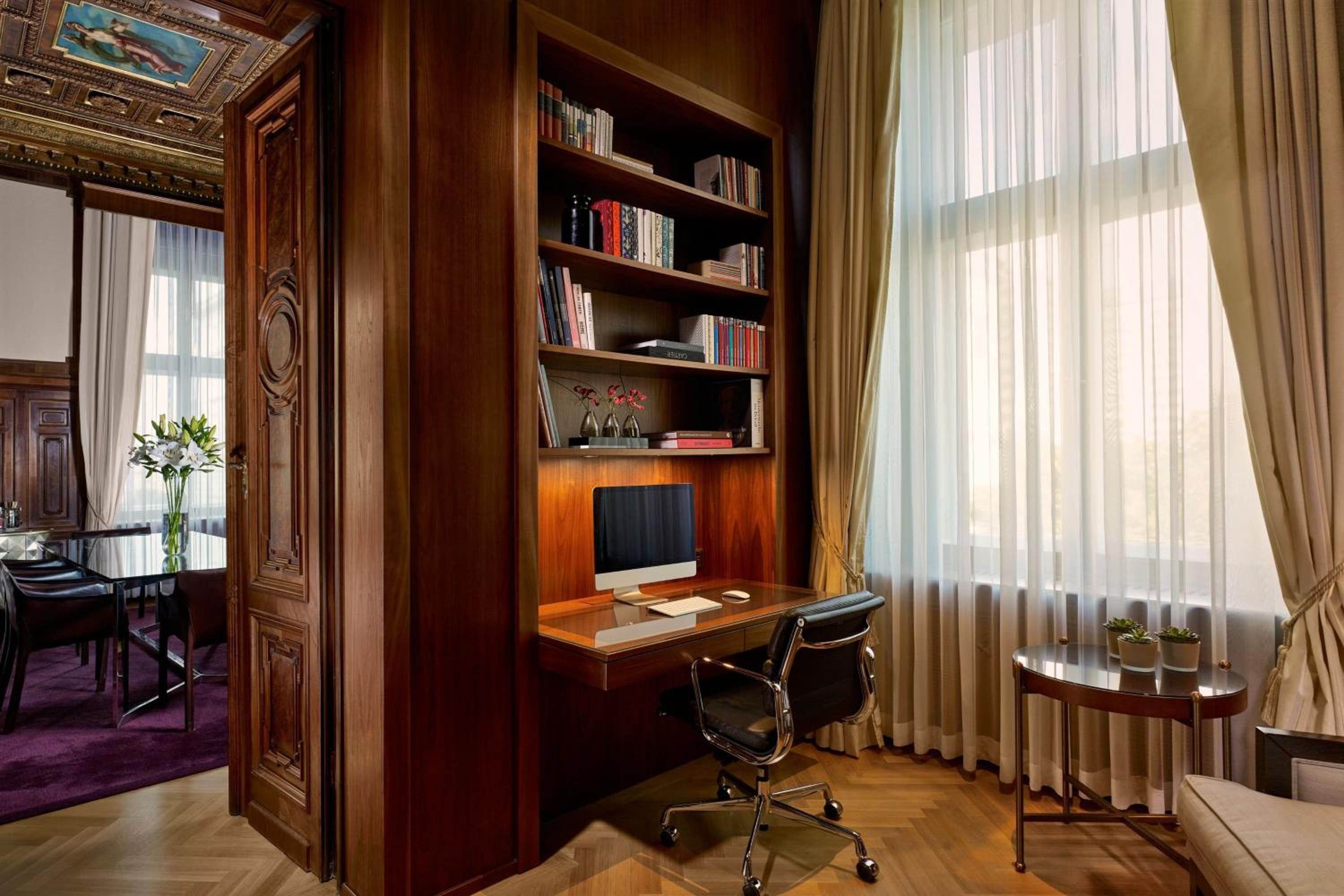 Presidential Suite with City View and Club Lounge Access