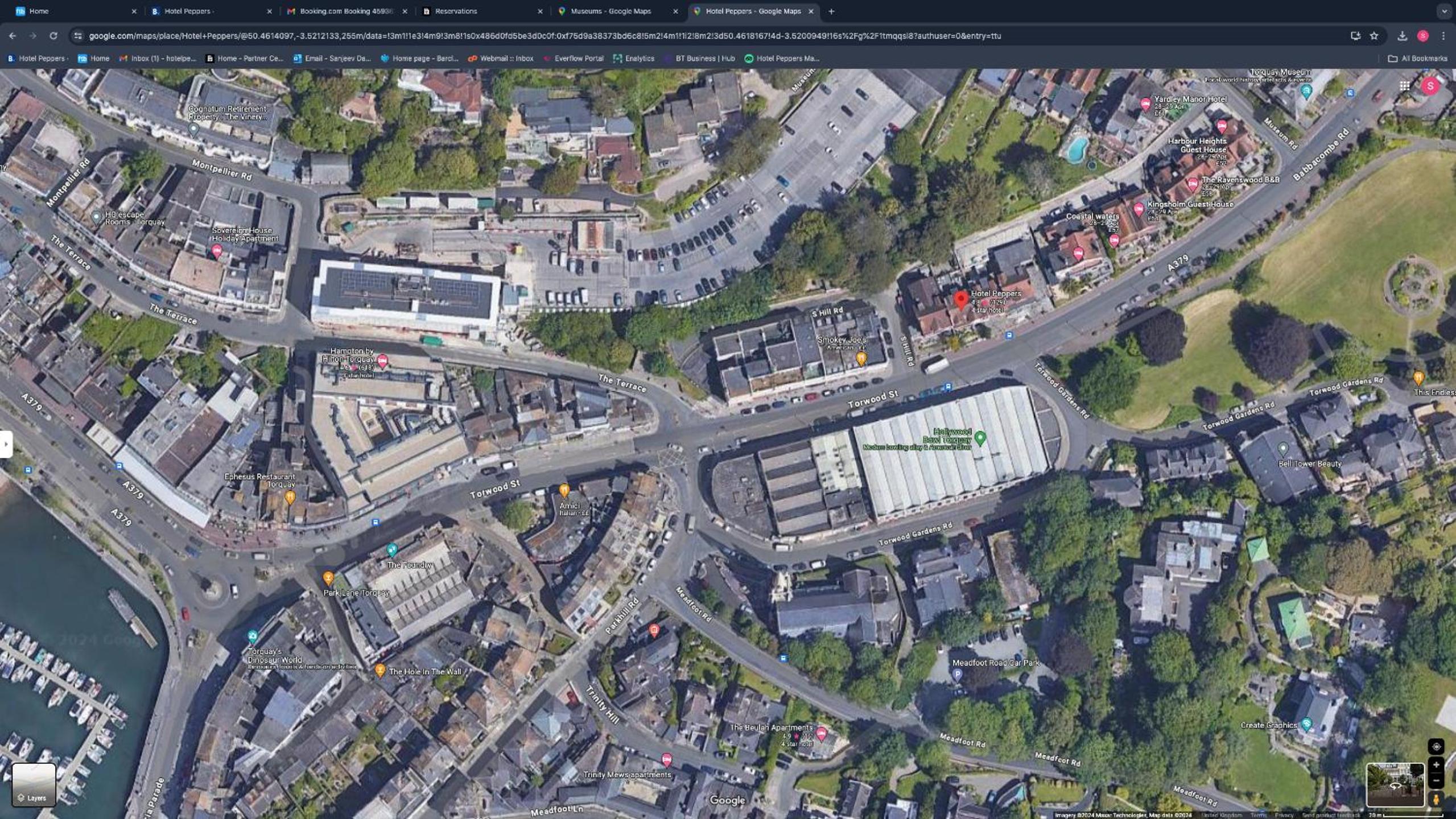 Compact Double Room En-suite with shower