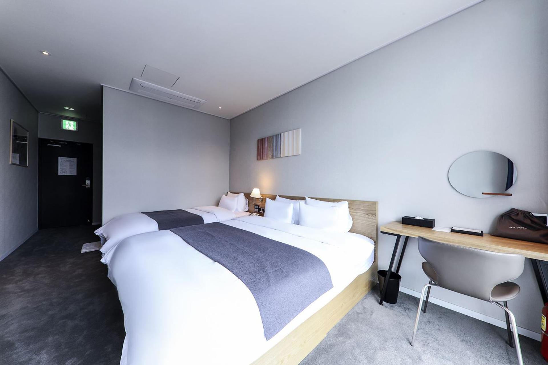 Superior Twin Room with Sea View