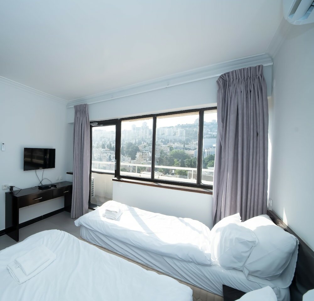 Deluxe Room, City View