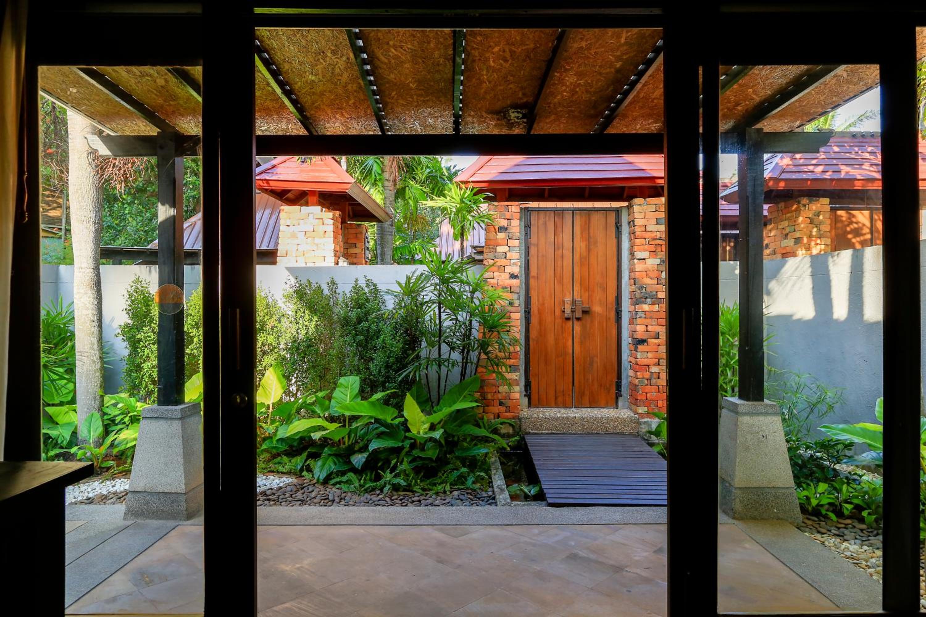 One-Bedroom Cottage with Spa Bath