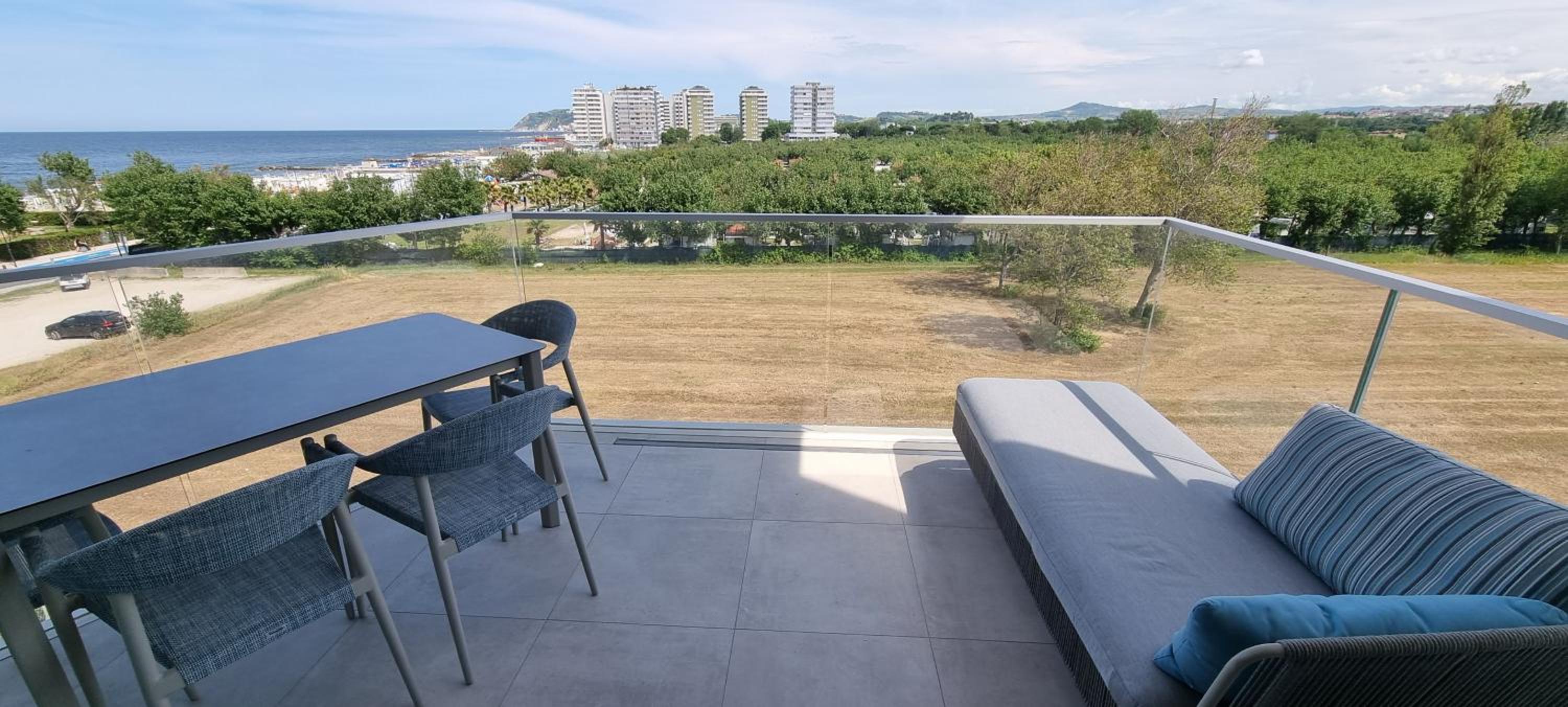 Deluxe Apartment with Terrace and Side Sea View