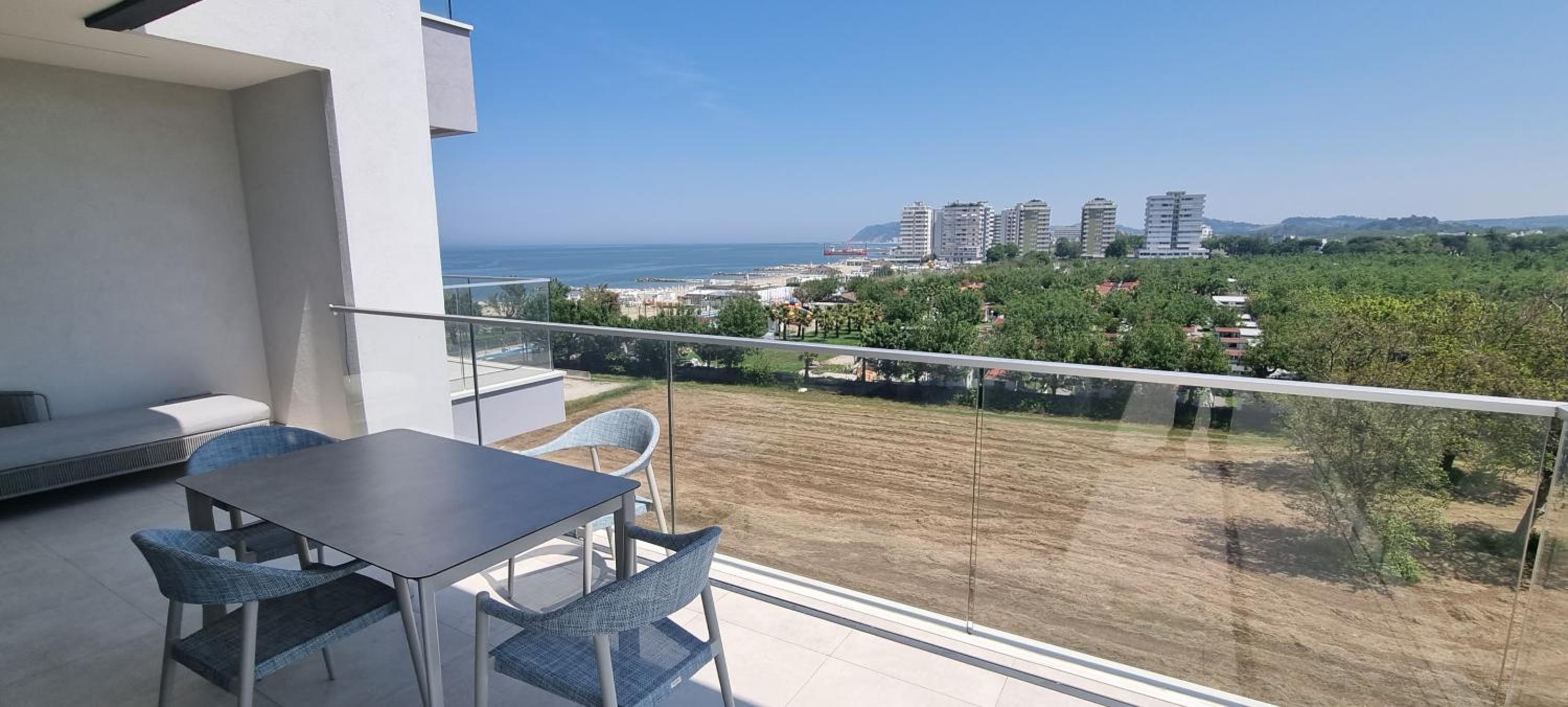 Deluxe Apartment with Terrace and Side Sea View