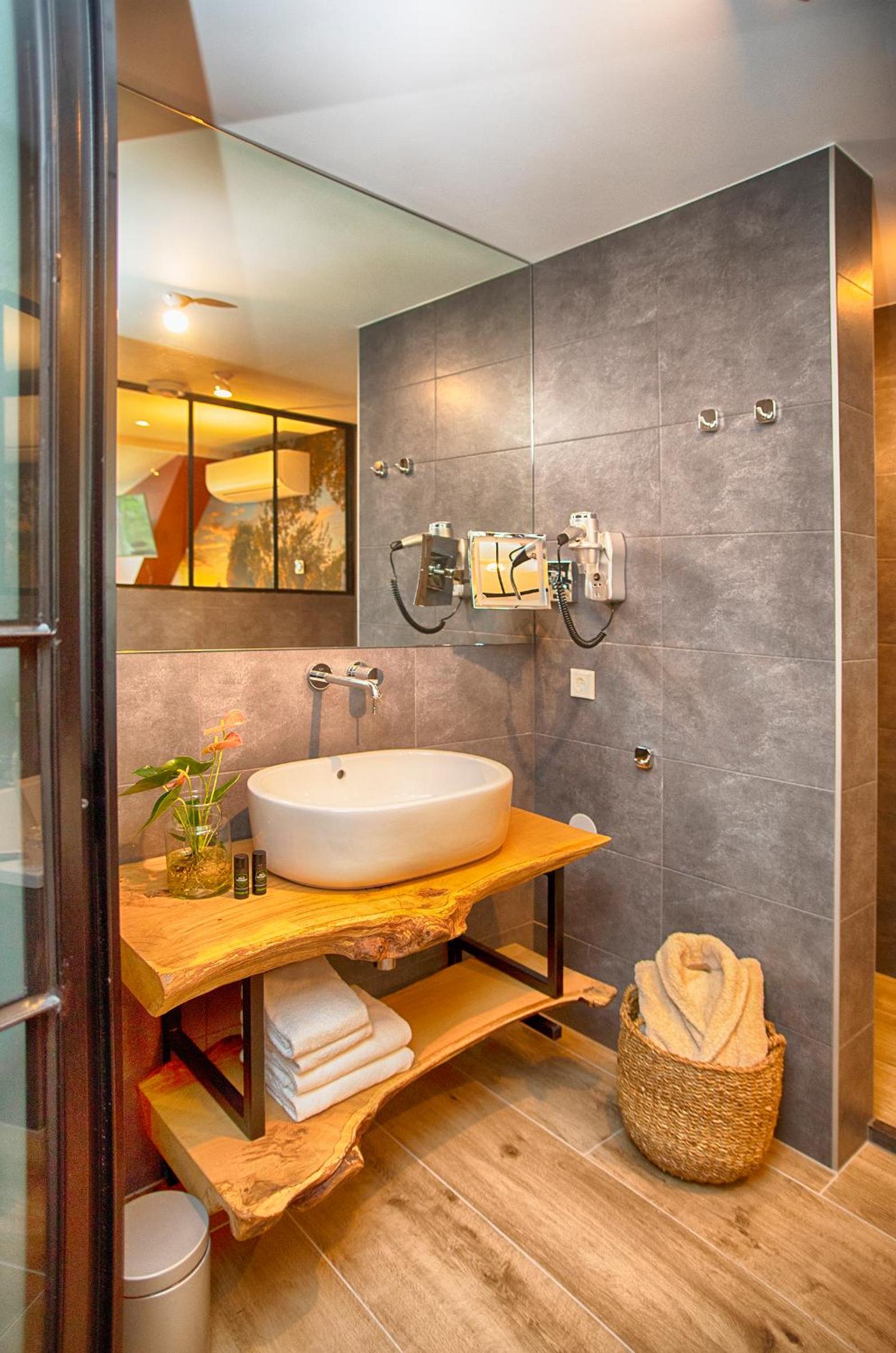 Deluxe Family Suite