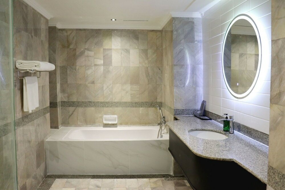 Premium Suite Room With Bathtub