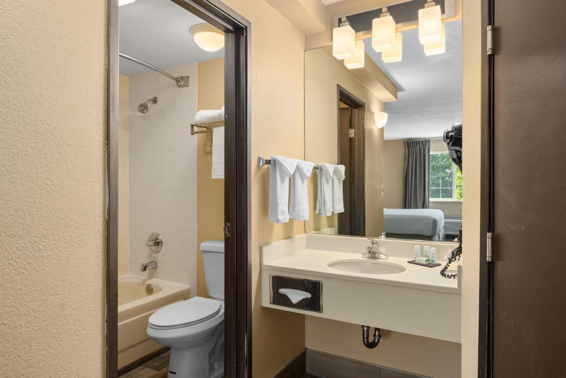 King Room - Non-Smoking