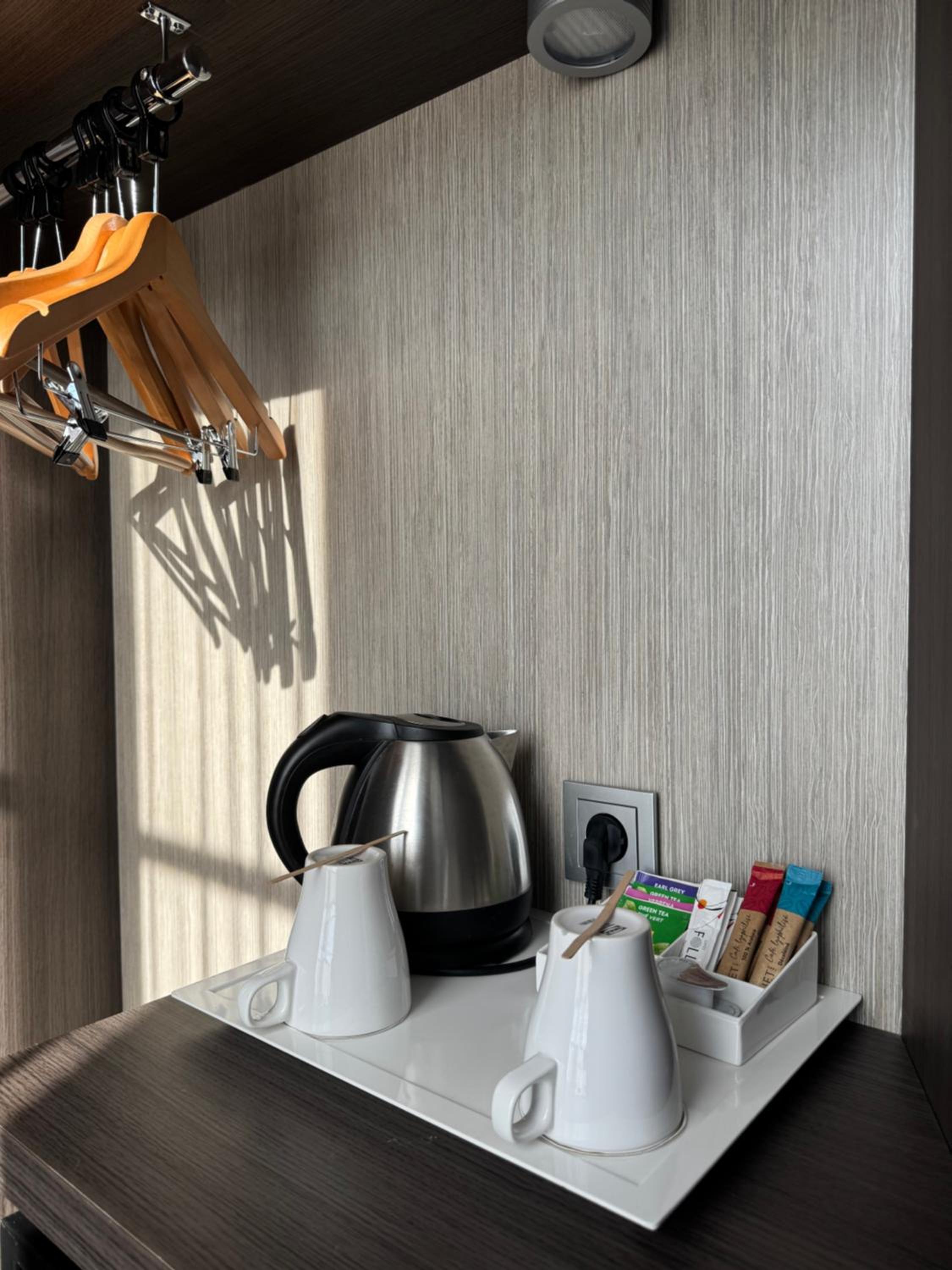 Superior Double Room with Two Single Beds - Non-Smoking